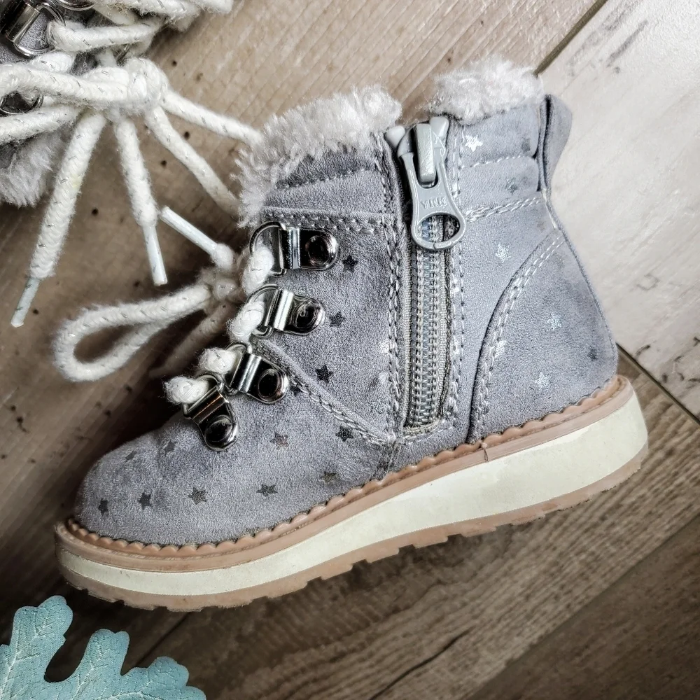 Cat & Jack Toddler Girl’s Boots Reed Lace-Up Fleece Lined Winter Fashion Size 5
